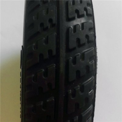 工廠定制生產 橡膠掃地機輪胎遙控車輪胎硅橡膠制品 來圖定制 橡膠制品業(yè)