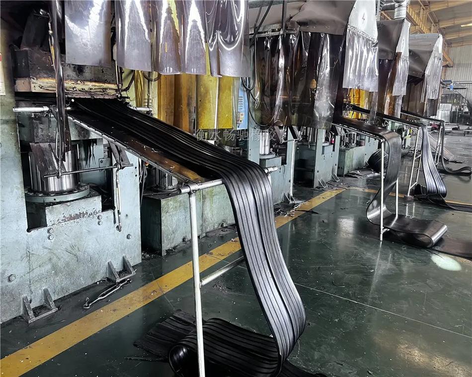 探訪651橡膠止水帶生產廠家 在橡膠制品業(yè)中的專業(yè)與擔當